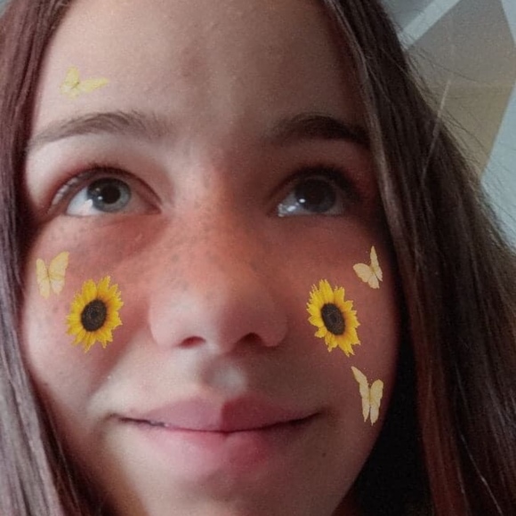 Meet your Posher, Ava - Picture 1 of 1